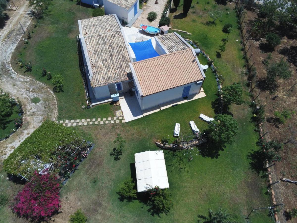 Casa Vacanze La Meridiana ドンナルカタ エクステリア 写真