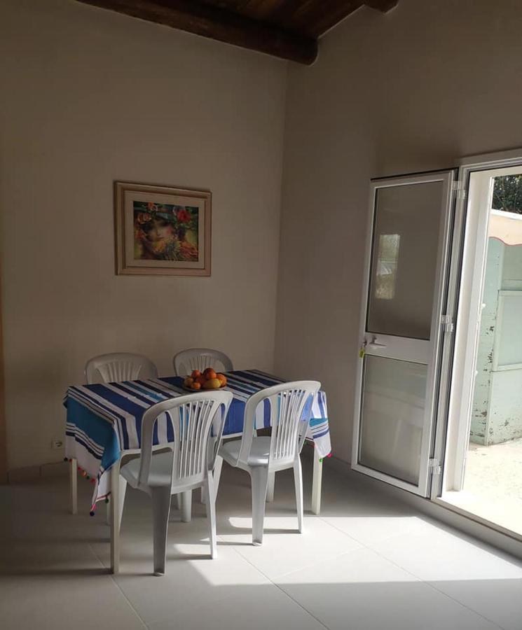 Casa Vacanze La Meridiana ドンナルカタ エクステリア 写真