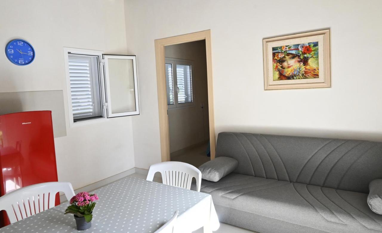 Casa Vacanze La Meridiana ドンナルカタ エクステリア 写真