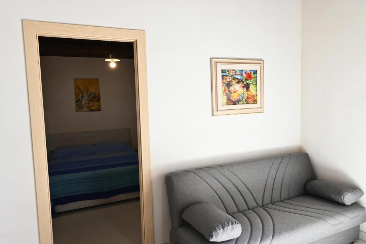Casa Vacanze La Meridiana ドンナルカタ エクステリア 写真