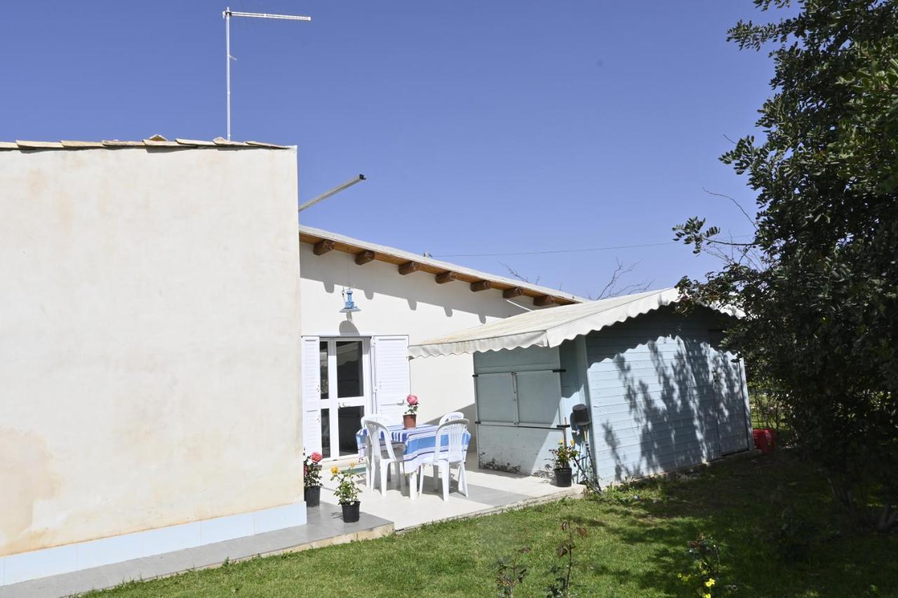 Casa Vacanze La Meridiana ドンナルカタ エクステリア 写真