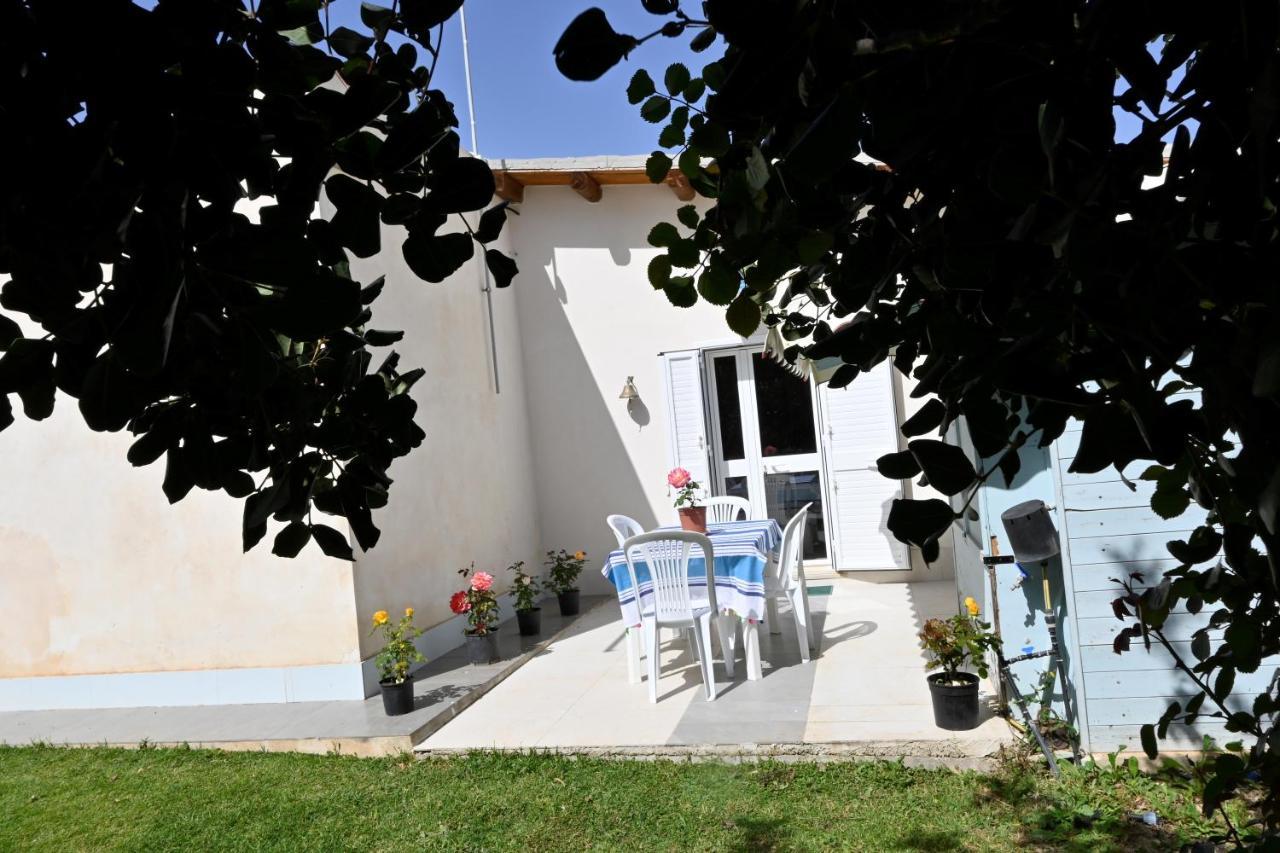 Casa Vacanze La Meridiana ドンナルカタ エクステリア 写真