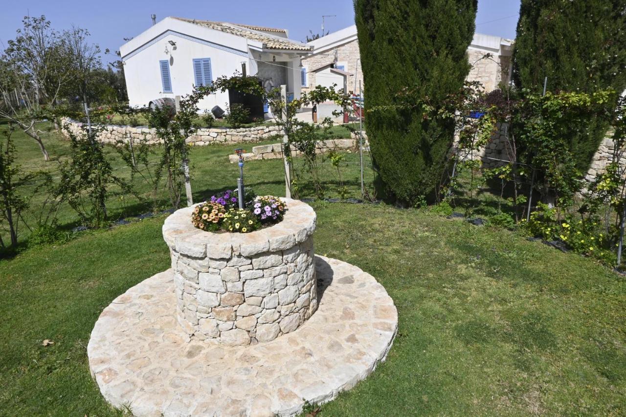 Casa Vacanze La Meridiana ドンナルカタ エクステリア 写真