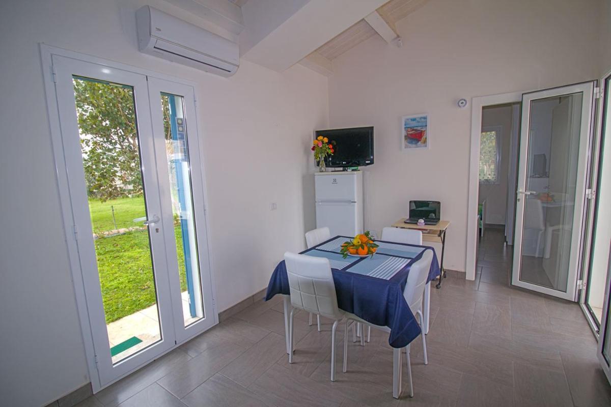 Casa Vacanze La Meridiana ドンナルカタ エクステリア 写真