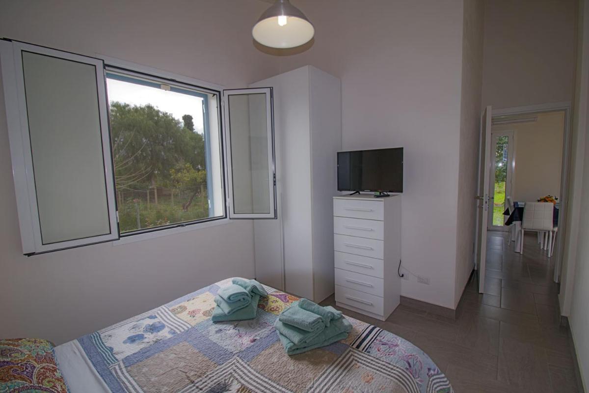 Casa Vacanze La Meridiana ドンナルカタ エクステリア 写真