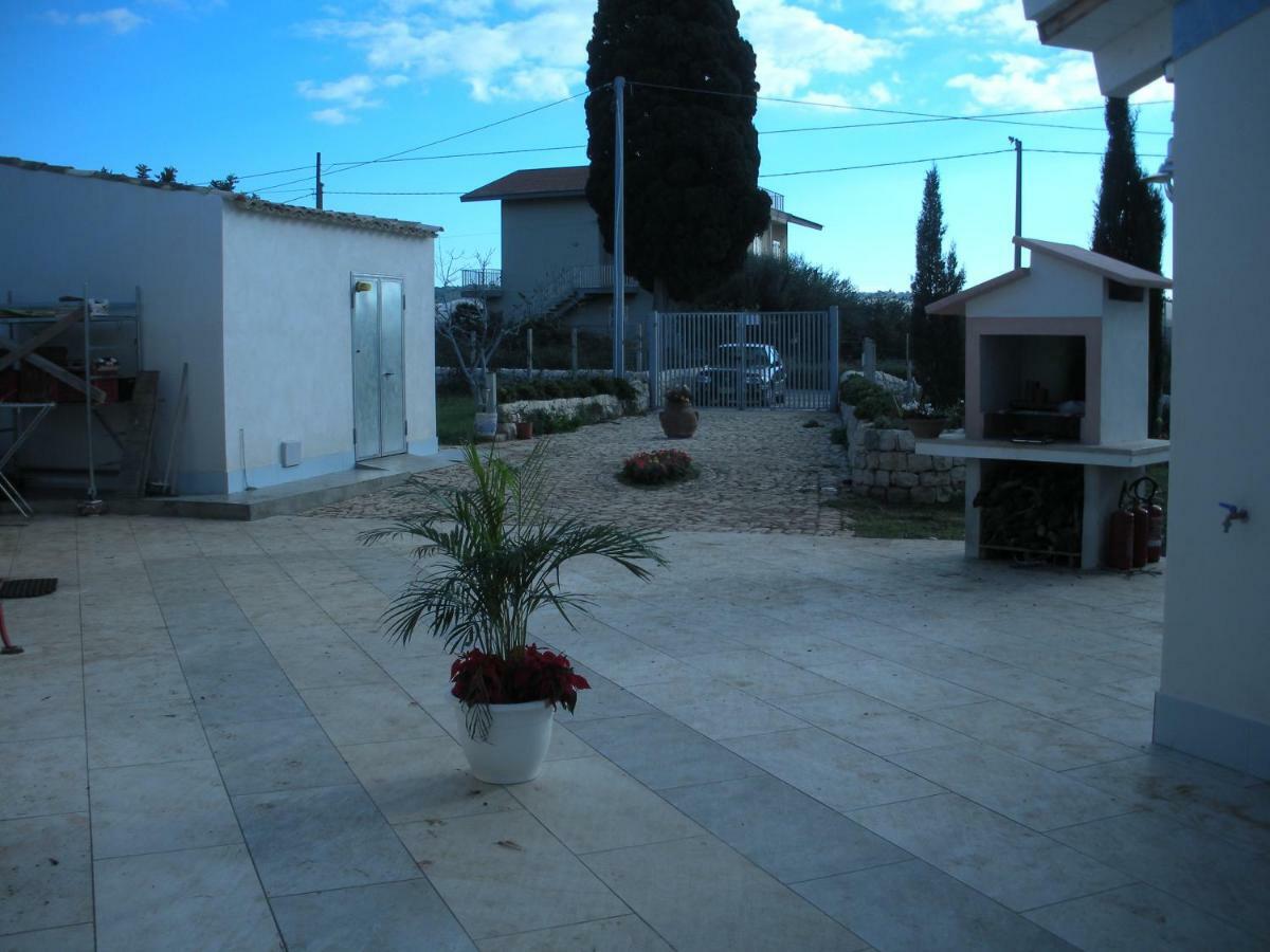 Casa Vacanze La Meridiana ドンナルカタ エクステリア 写真