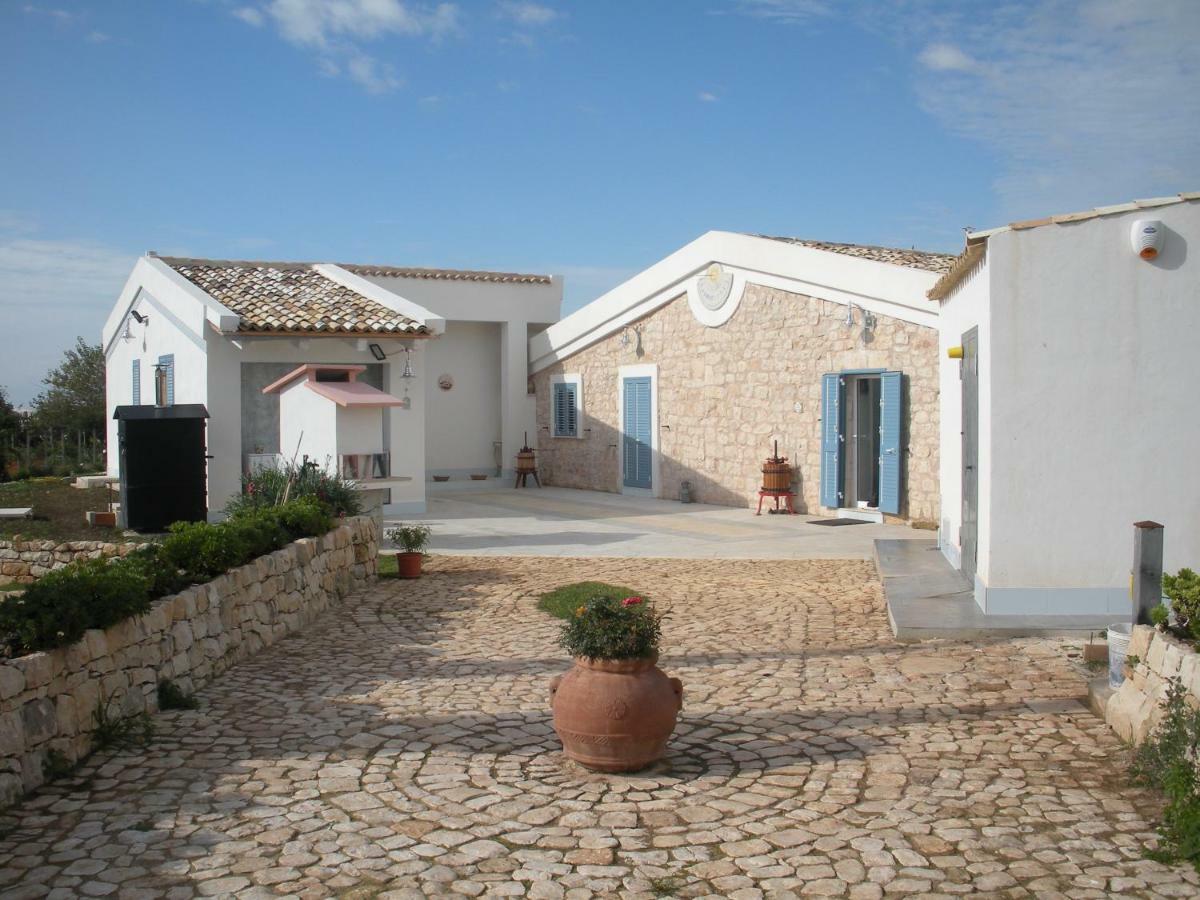 Casa Vacanze La Meridiana ドンナルカタ エクステリア 写真