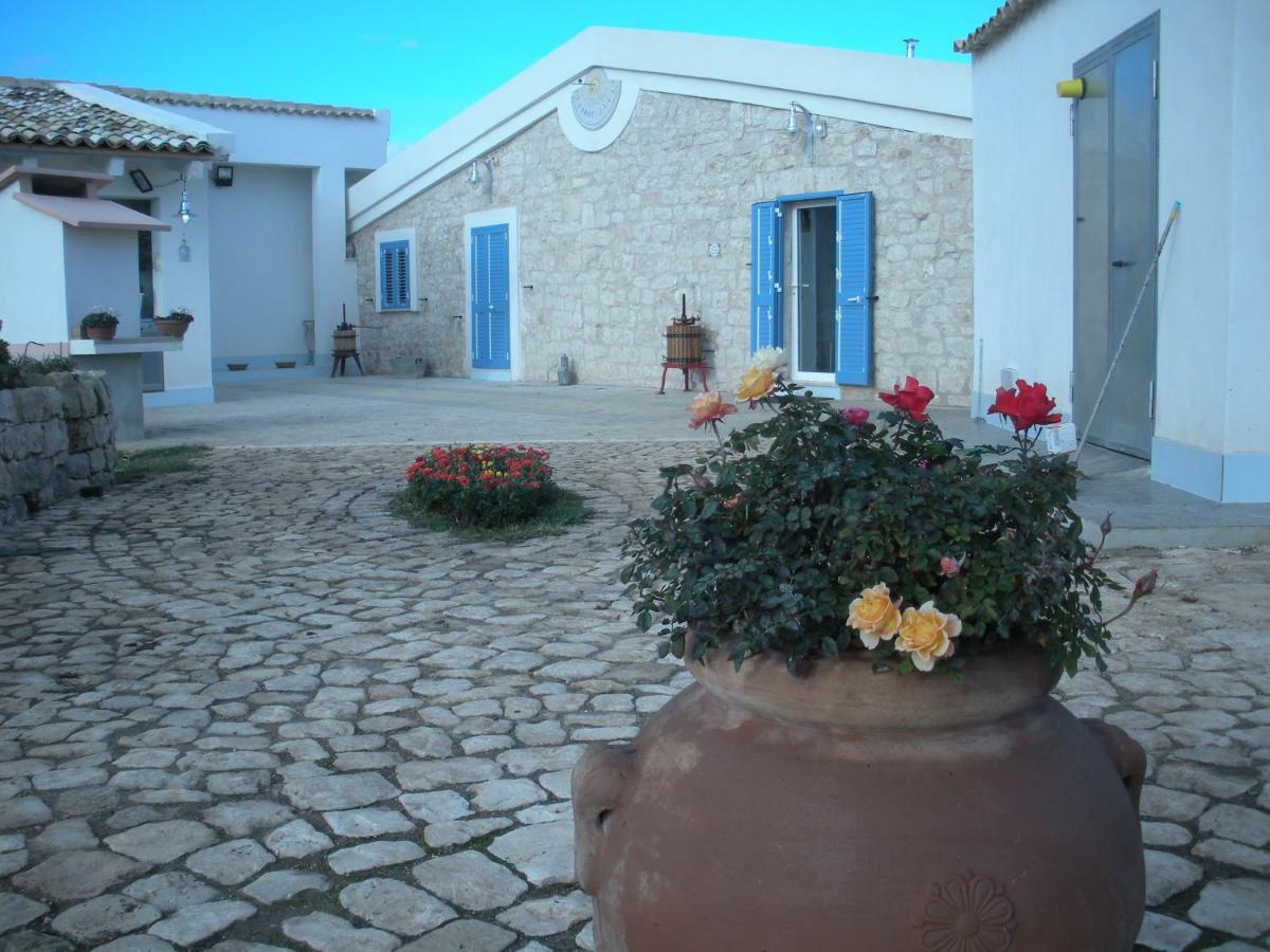 Casa Vacanze La Meridiana ドンナルカタ エクステリア 写真