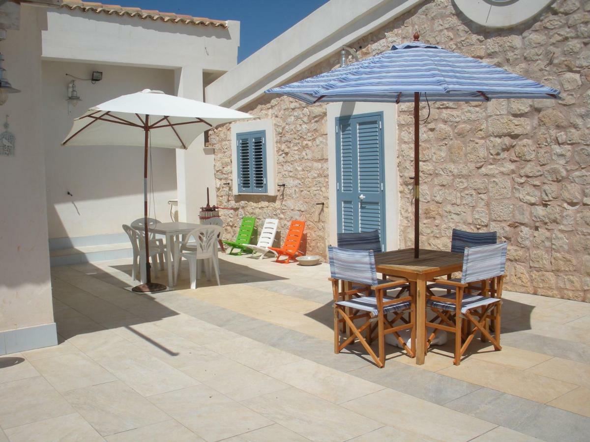 Casa Vacanze La Meridiana ドンナルカタ エクステリア 写真
